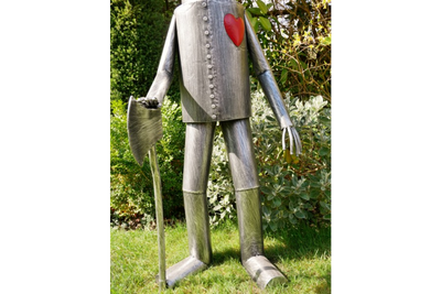 Large Metal Tin Man Garden Sculpture – 135cm Tall with Heart Detail + Free Delivery