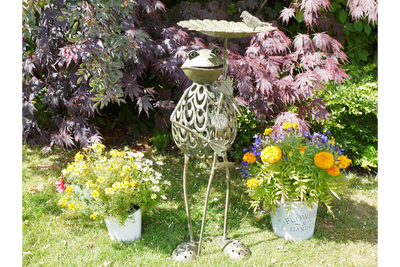 Metal Frog Bird Feeder Garden Ornament – Whimsical Outdoor Décor