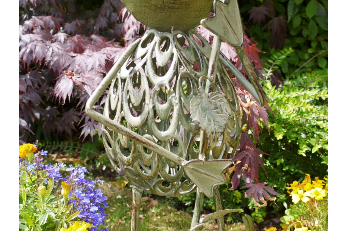 Metal Frog Bird Feeder Garden Ornament – Whimsical Outdoor Décor