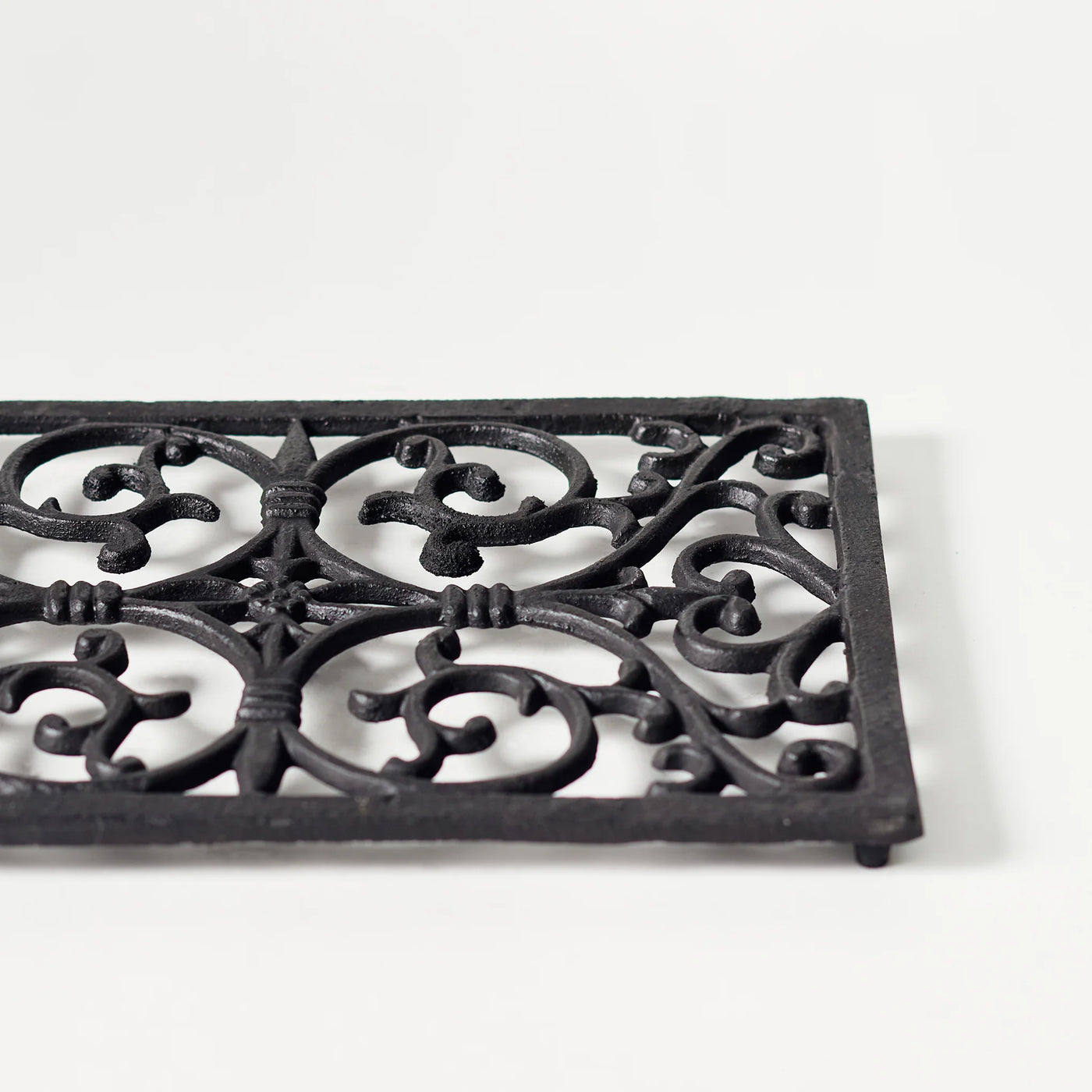 Cast Iron Decorative Trivets – Elegant and Functional Kitchen Decor