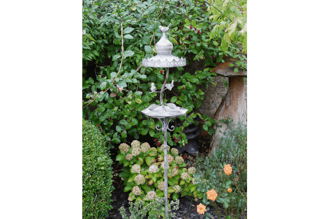 Ornate Standing Bird Feeder with Decorative Birds – Vintage Garden Decor