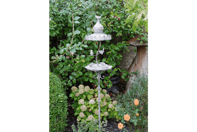 Ornate Standing Bird Feeder with Decorative Birds – Vintage Garden Decor