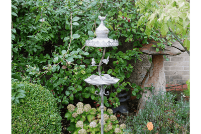 Ornate Standing Bird Feeder with Decorative Birds – Vintage Garden Decor