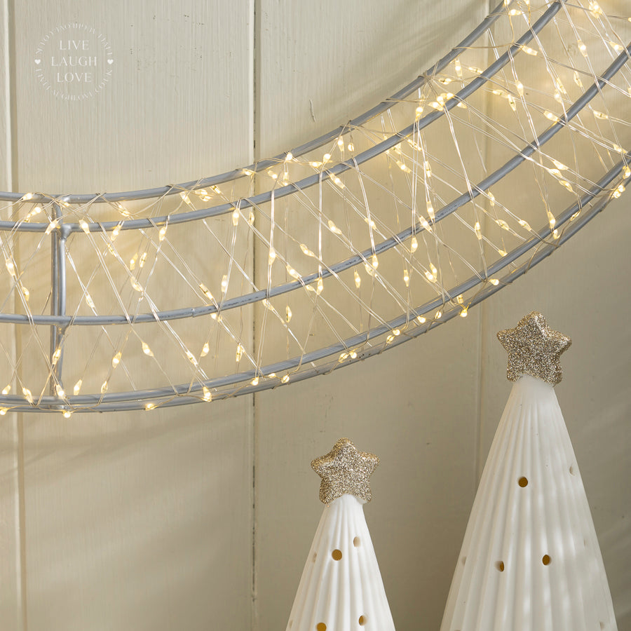 Large Metal LED Light-Up Wreath – 61cm