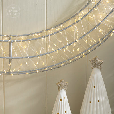 Large Metal LED Light-Up Wreath – 61cm