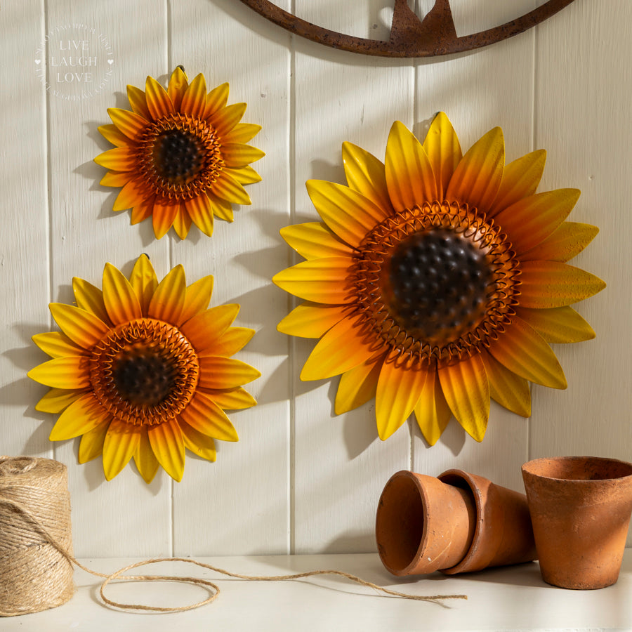 Metal Sunflower Head Wall Decoration – Set of 3 Vibrant Rustic Floral Wall Art