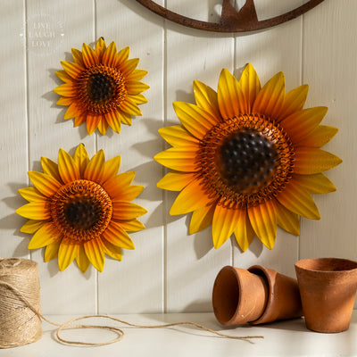 Metal Sunflower Head Wall Decoration – Set of 3 Vibrant Rustic Floral Wall Art