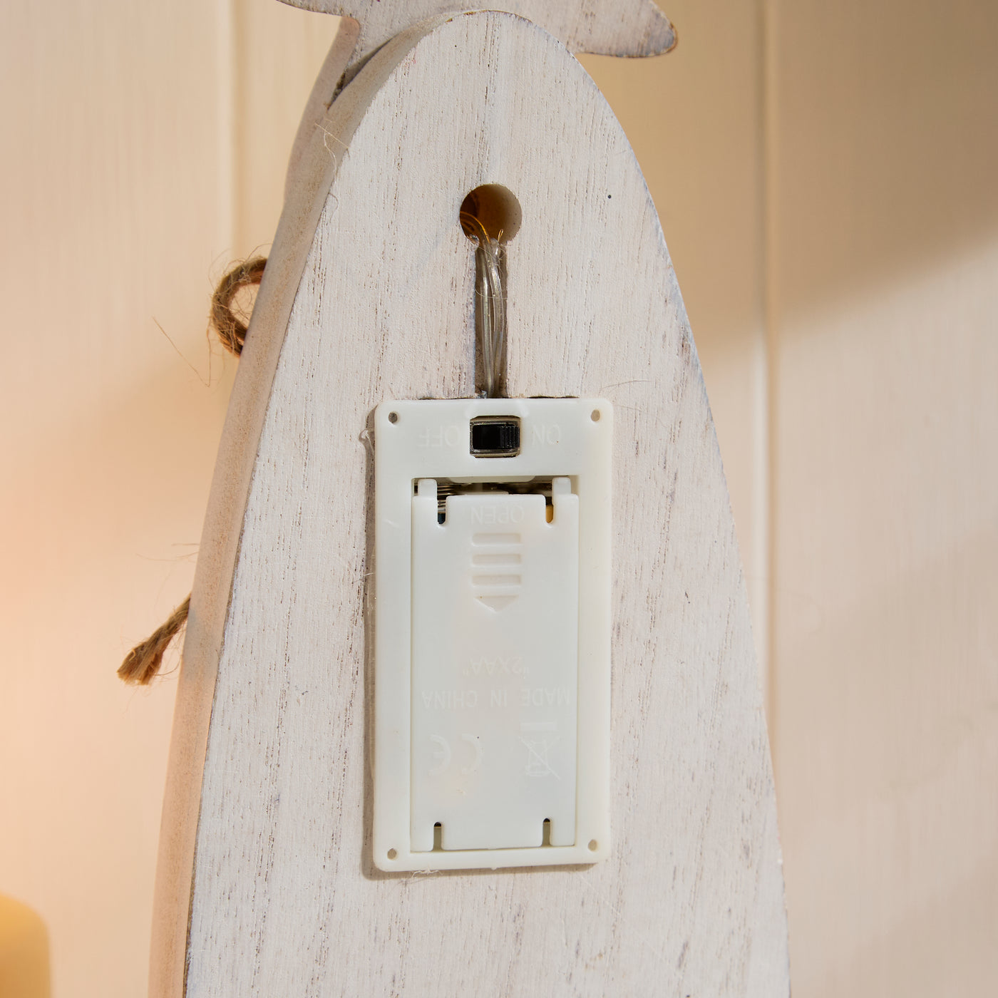 Light-Up Wooden Reindeer Shelf Sitter – Festive Christmas Decoration