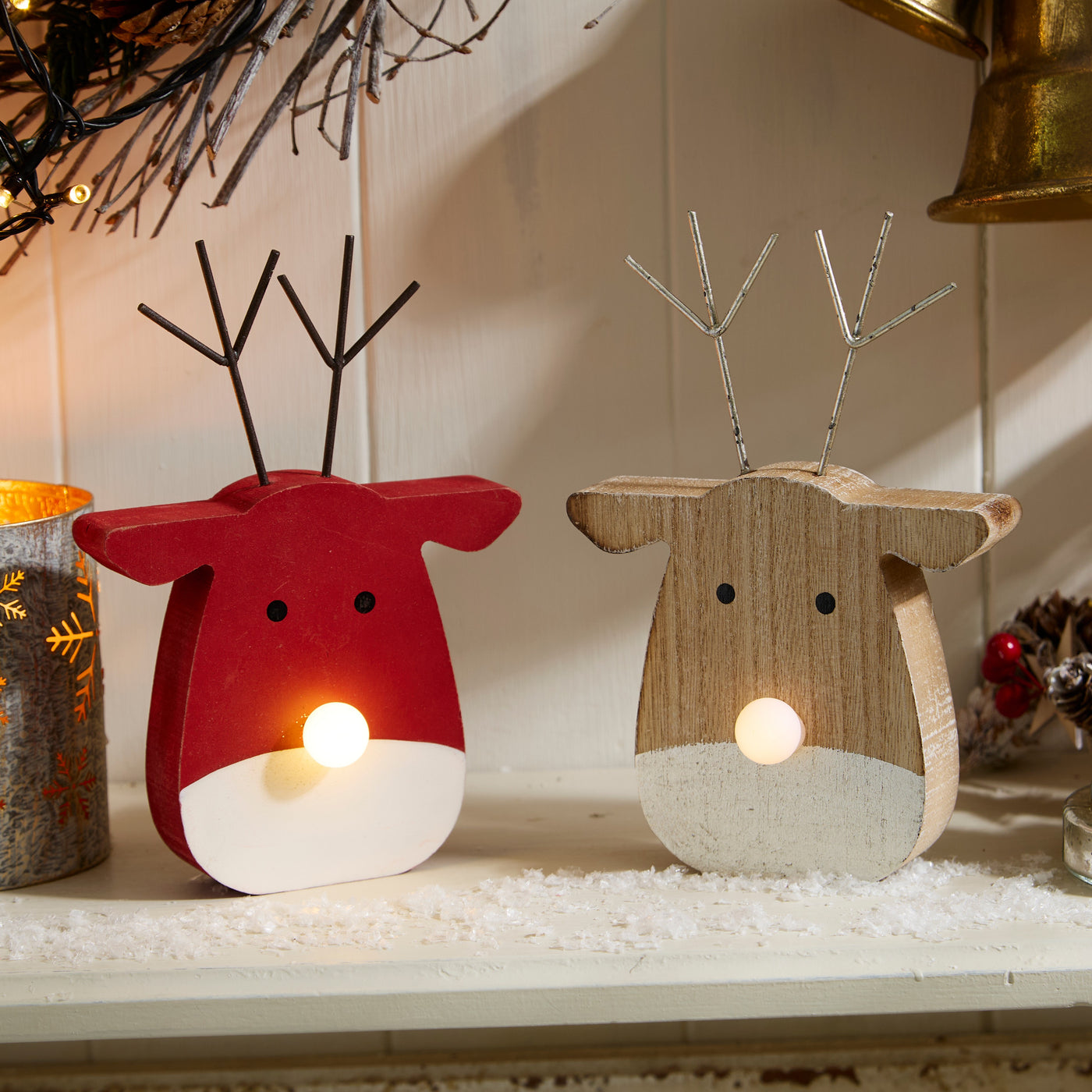 Light-Up Wooden Reindeer Head Ornament – Festive Christmas Shelf Sitter