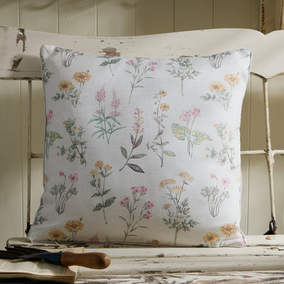 Floral Outdoor Cushion Vintage Cream – Water-Resistant Pillow for Garden & Home