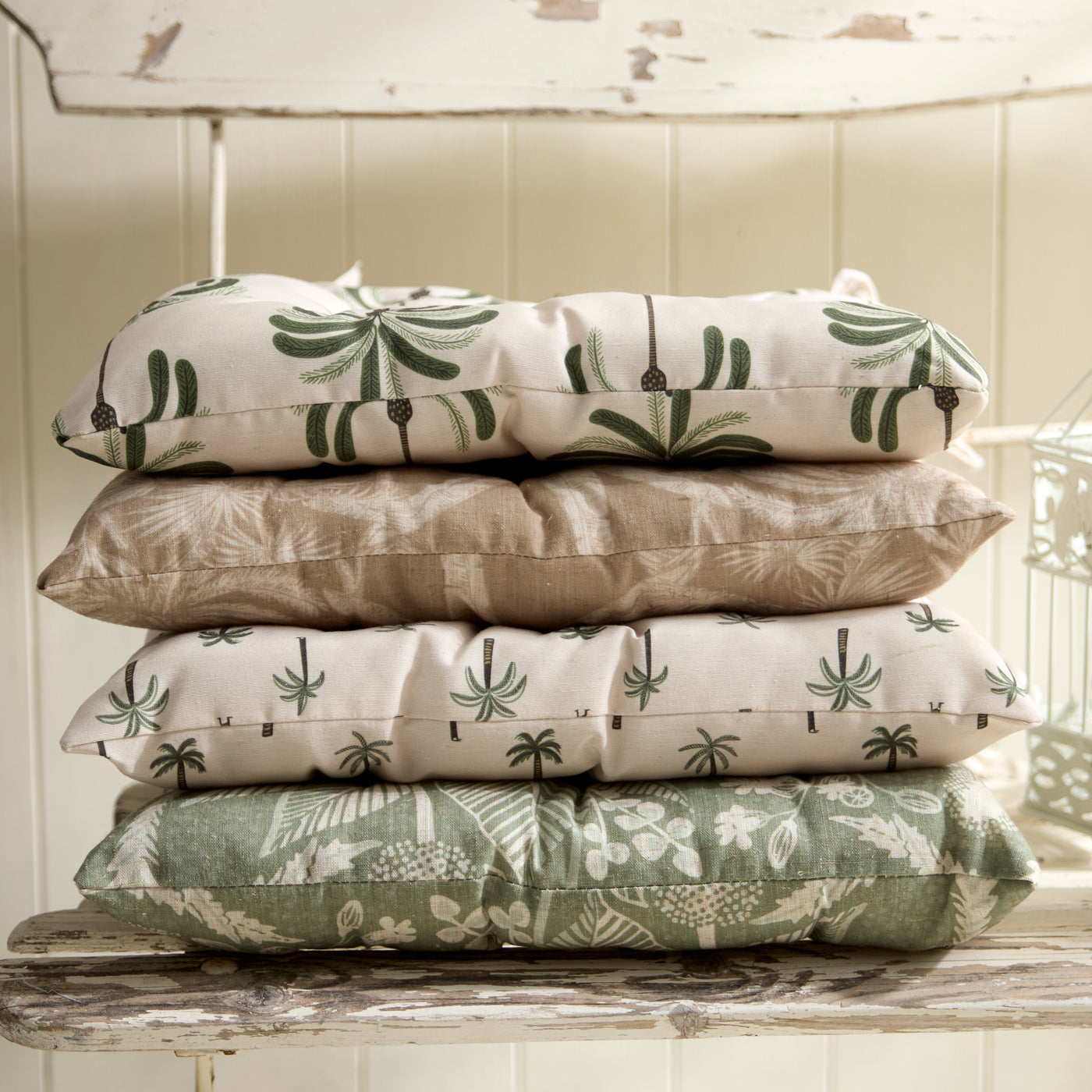 Palm & Botanical Print Outdoor Seat Cushion with Ties – Green Tropical Sketch