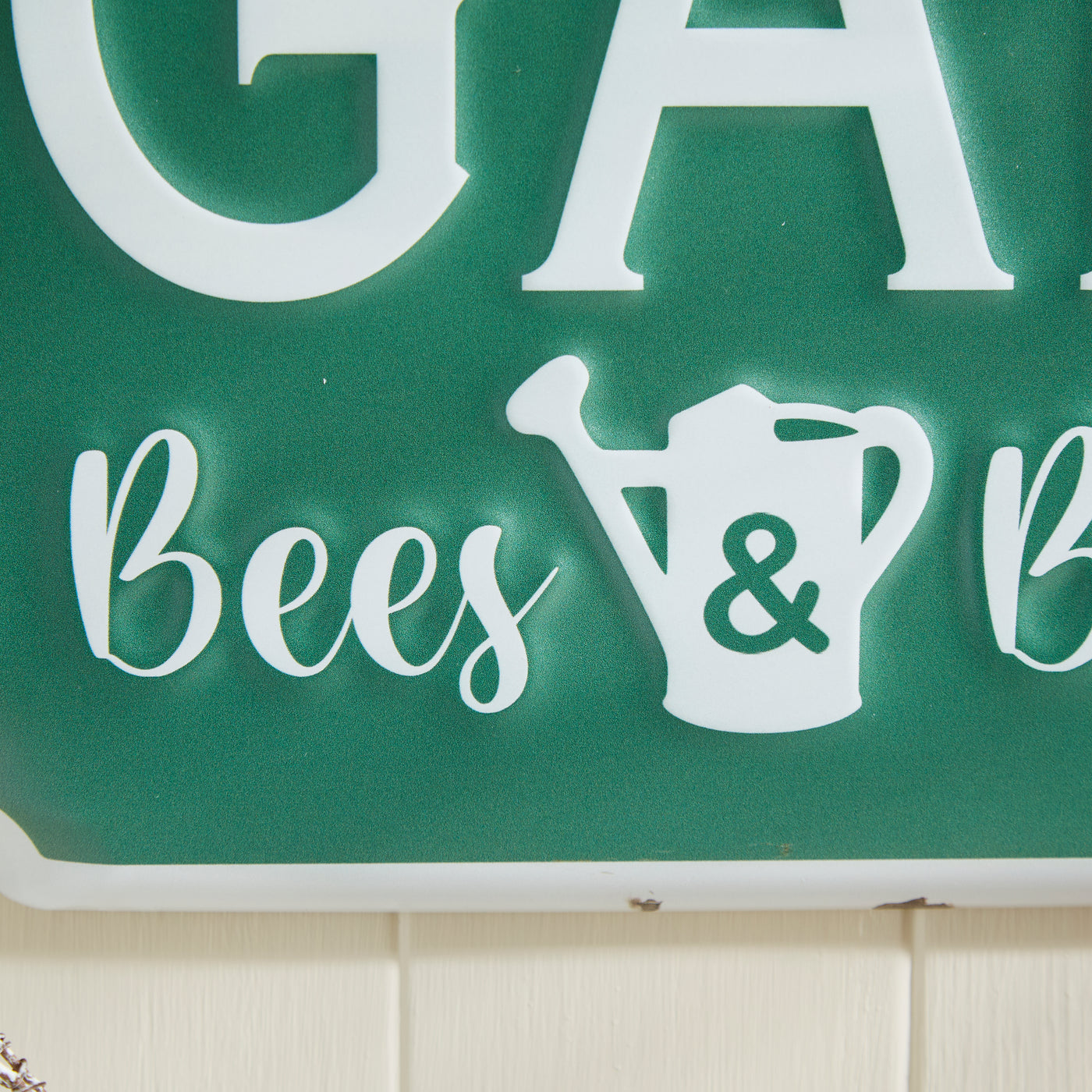 Green Metal Garden Sign – "Bees & Butterflies Welcome" Rustic Outdoor Wall Plaque