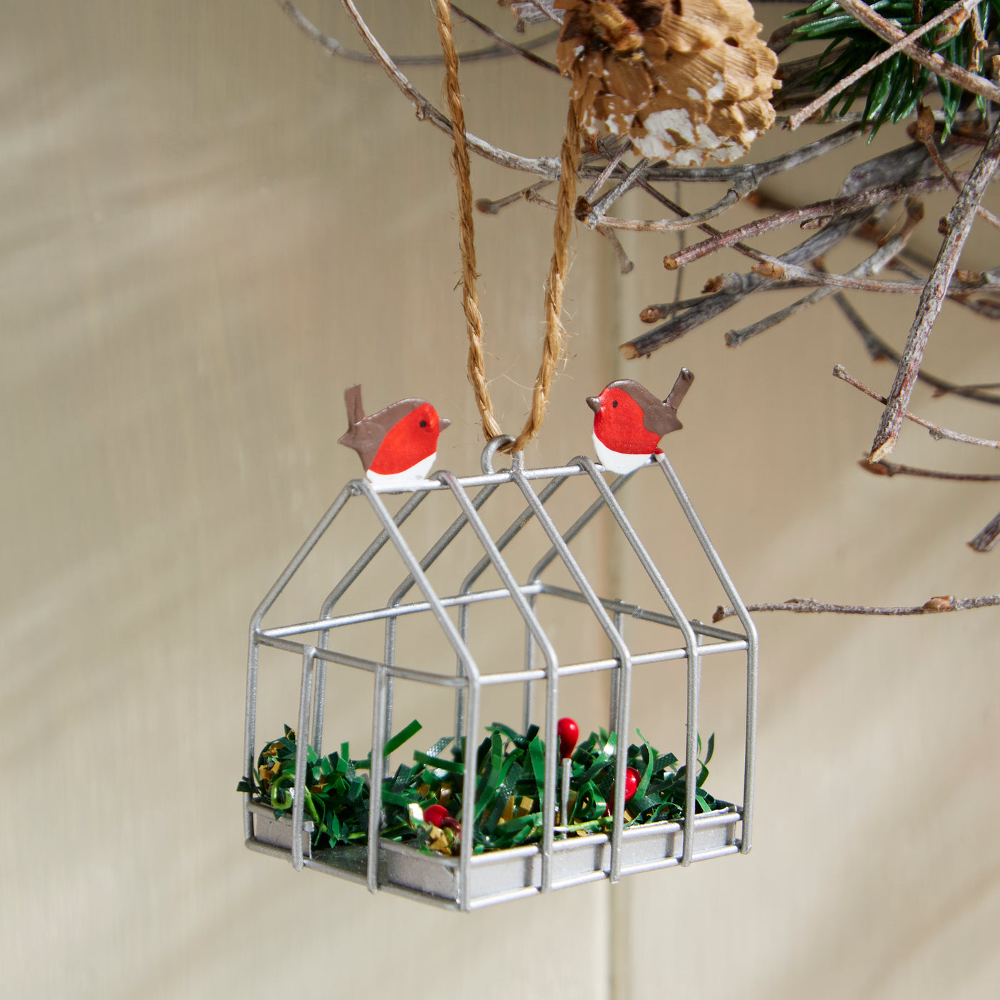 Hanging Robin Greenhouse Decoration with Faux Foliage – Christmas Ornament