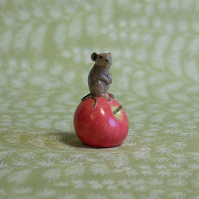 Mouse on Apple Ornament – Rustic Country-Style Decor