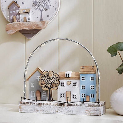 20cm LED Wooden House Scene - LIVE LAUGH LOVE LIMITED